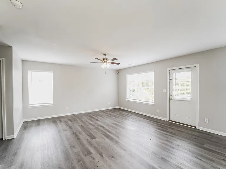 6913 Seney Dr — Photo 5