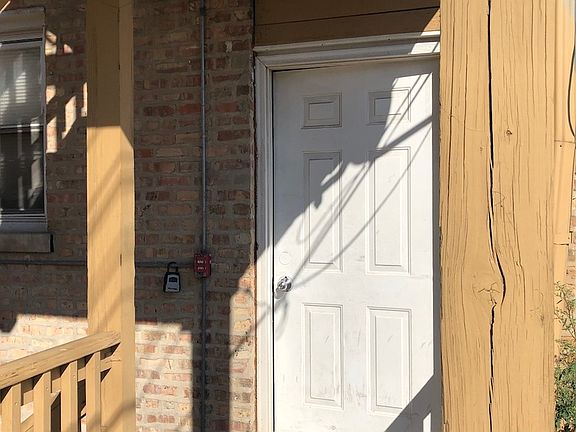 3rd image of 1656 N Keeler Ave APT 2B