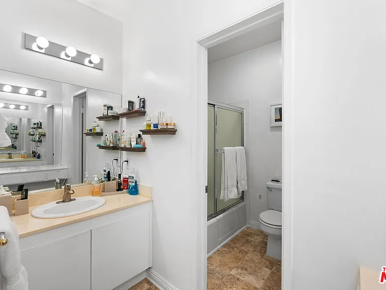 900 Euclid St #403 — Photo 14