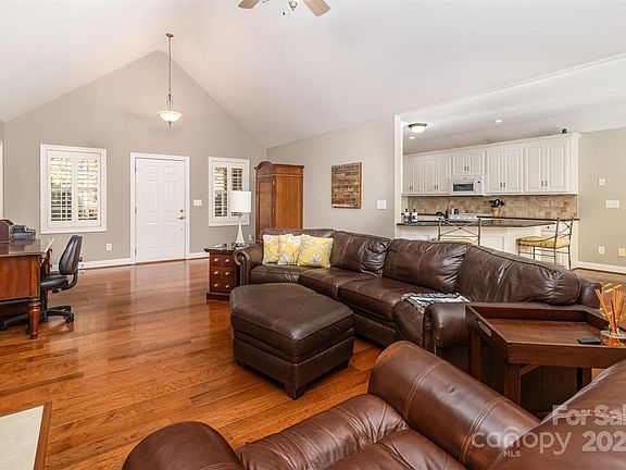 3rd image of 6019 Polk Mountain Dr