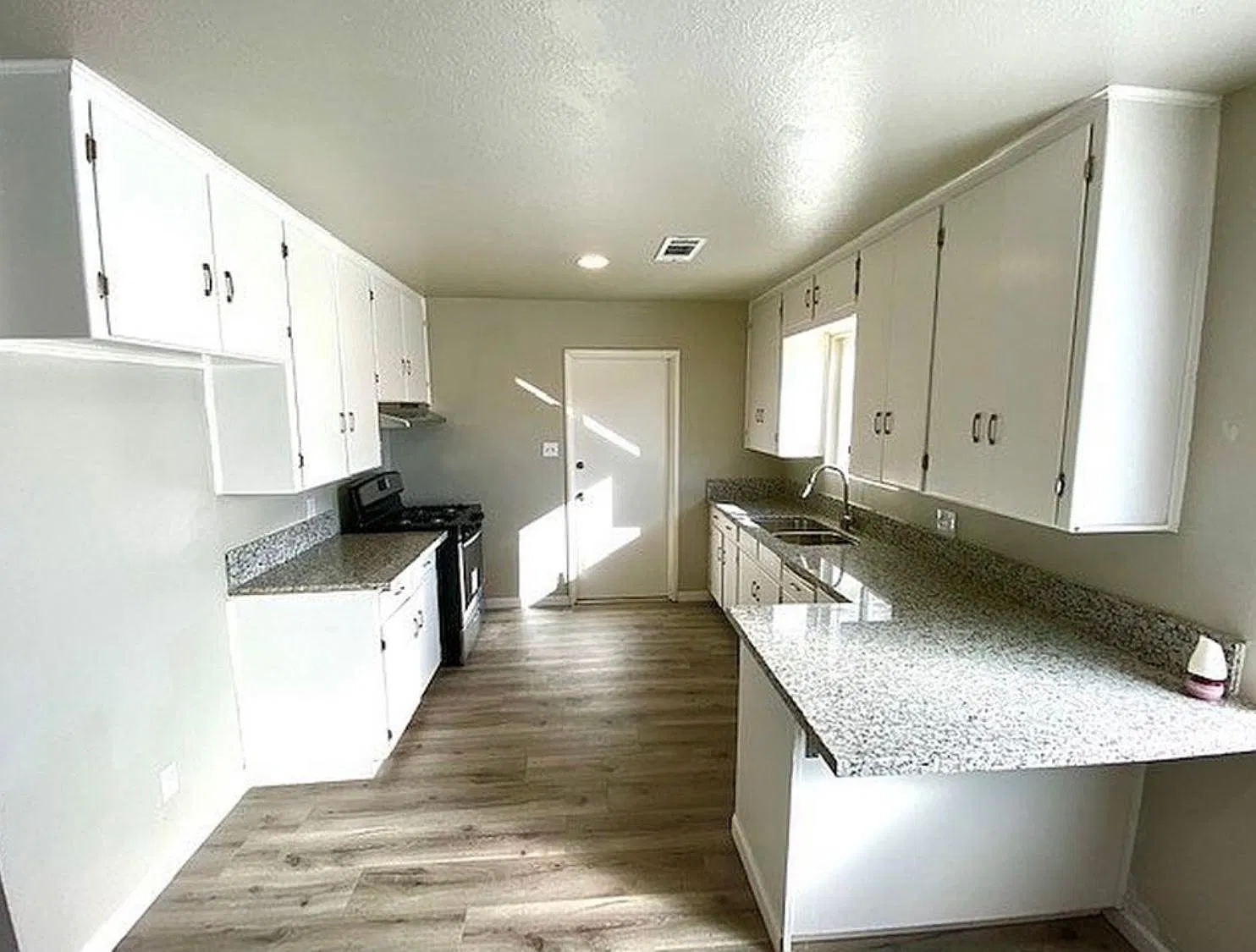1311 W Sunnyview Ave — Photo 3