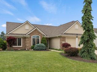 12123 Autumn Breeze Dr, Fort Wayne, IN 46845