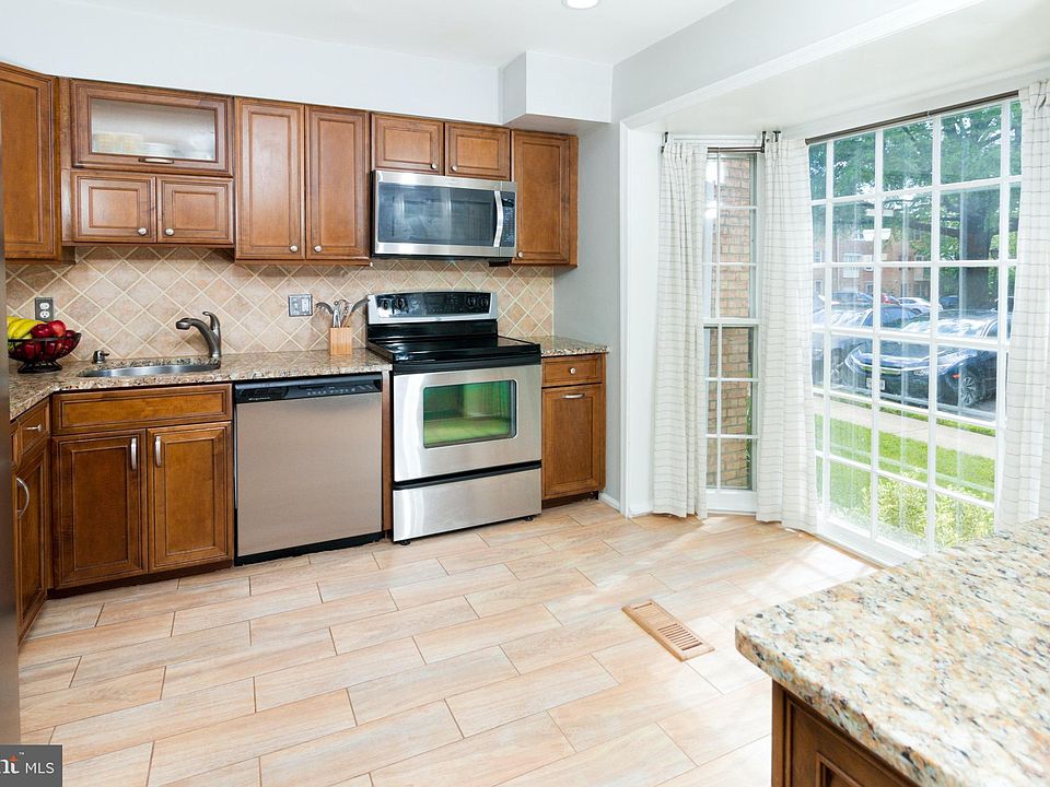1st image of 4462 Airlie Way