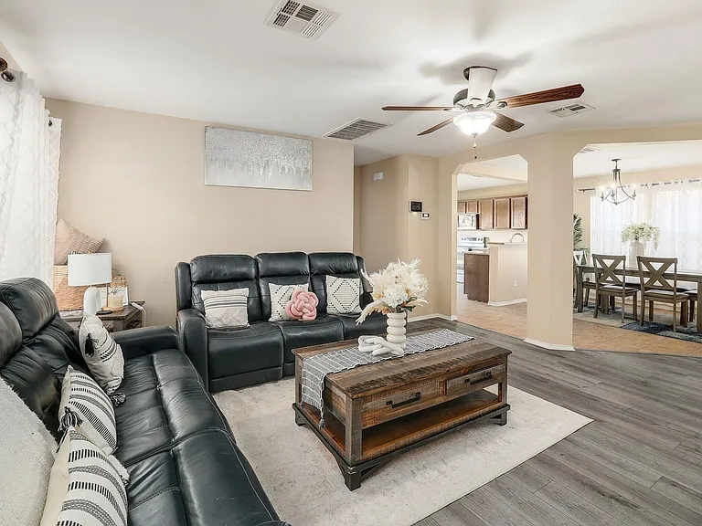 120 Mallard Ln — Photo 4