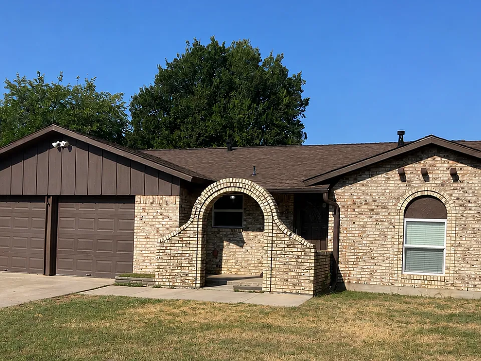 403 Vicki St