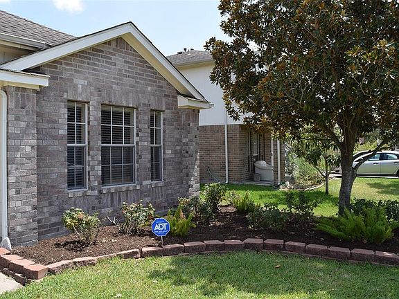 2nd image of 15846 Clayton Bend Dr