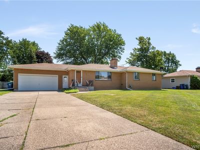 154 Bellingham Dr, Williamsville, NY, 14221