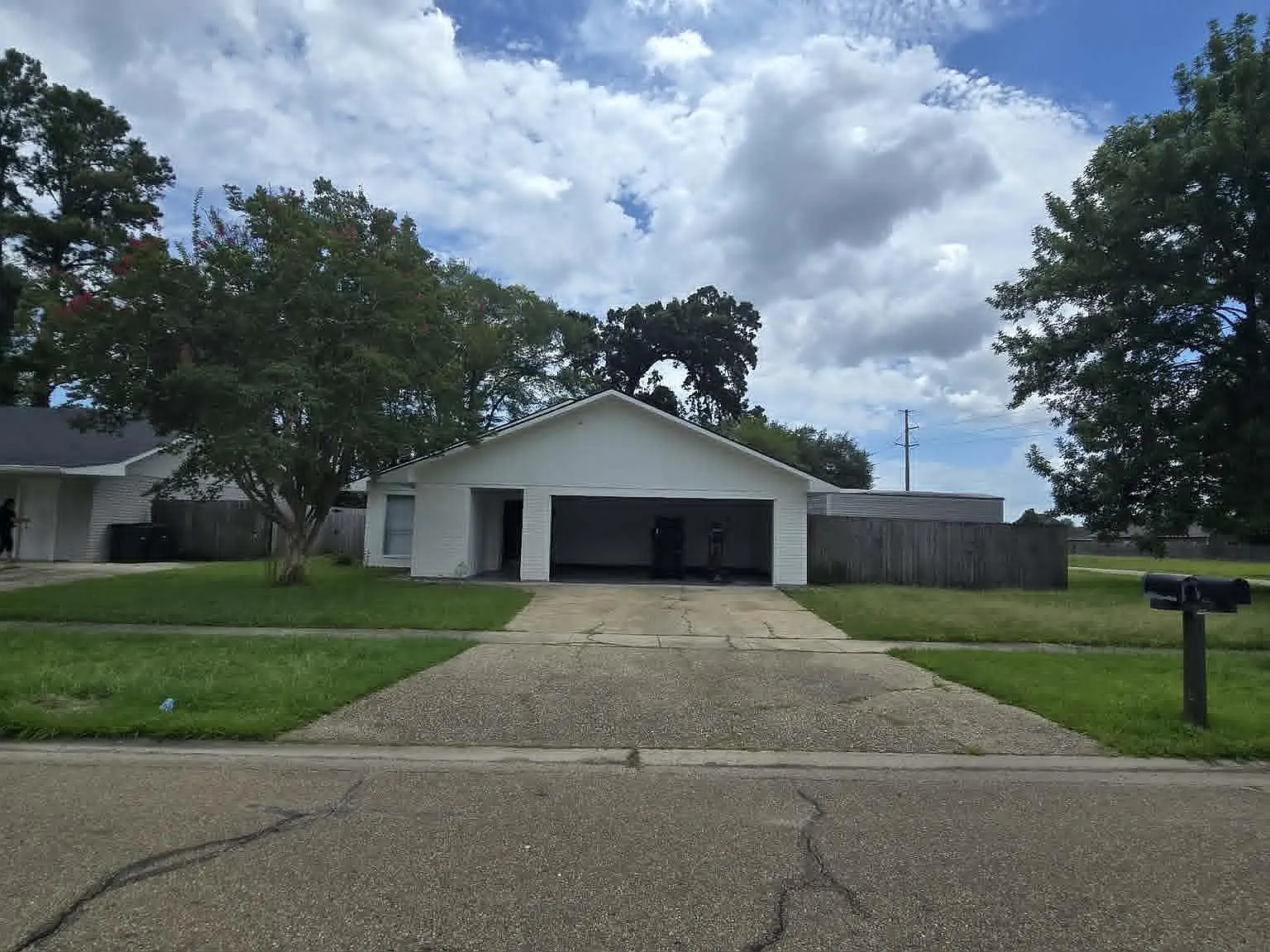 3 bed, 1251 sqft, $1,800 — Photo 2