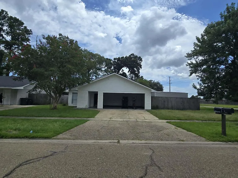 15110 Jester Ave — Photo 2