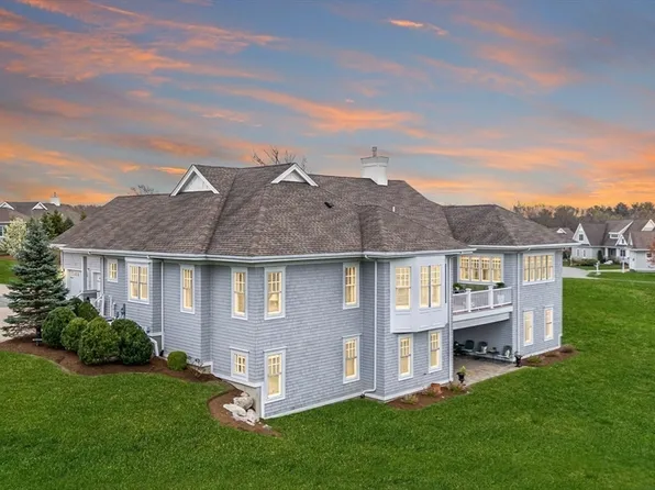 95 Chittenden Ln #95, Cohasset, MA 02025