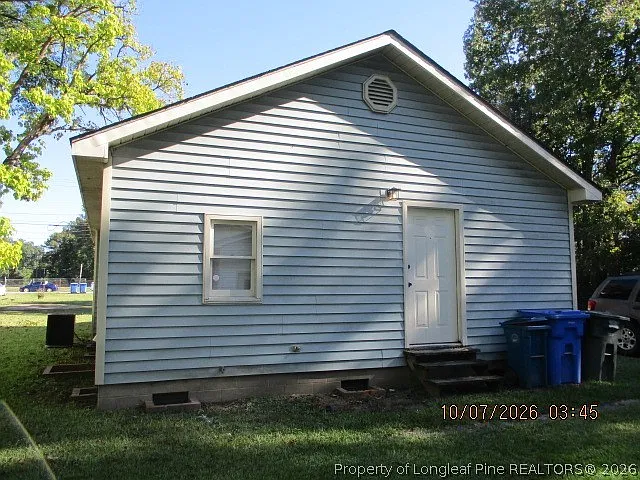 2 bed, 1.0 bath, 872 sqft, $1,150 — Photo 2