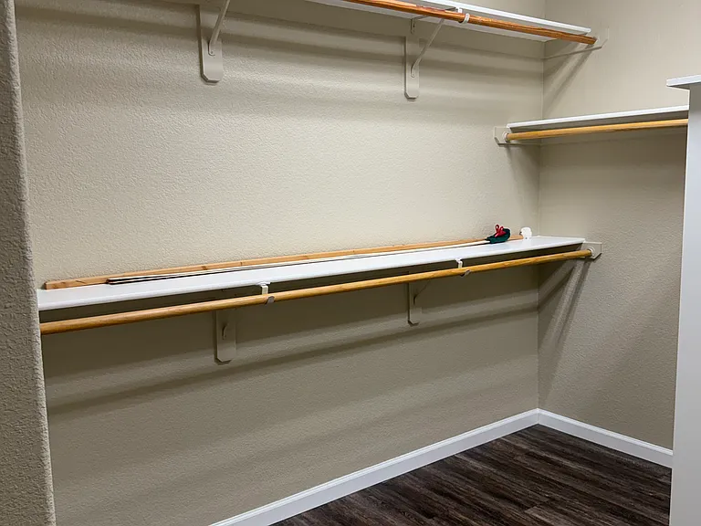 Primary suite walk-in closet