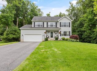 927 Mac Arthur Dr, Ballston Spa, NY 12020