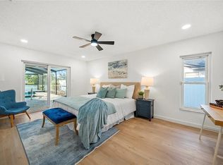 3925 Dunaire Dr, Valrico, FL 33596