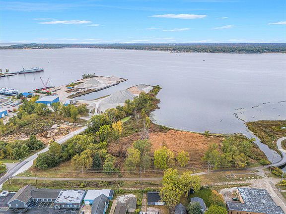 4th image of 1794 Lakeshore Dr