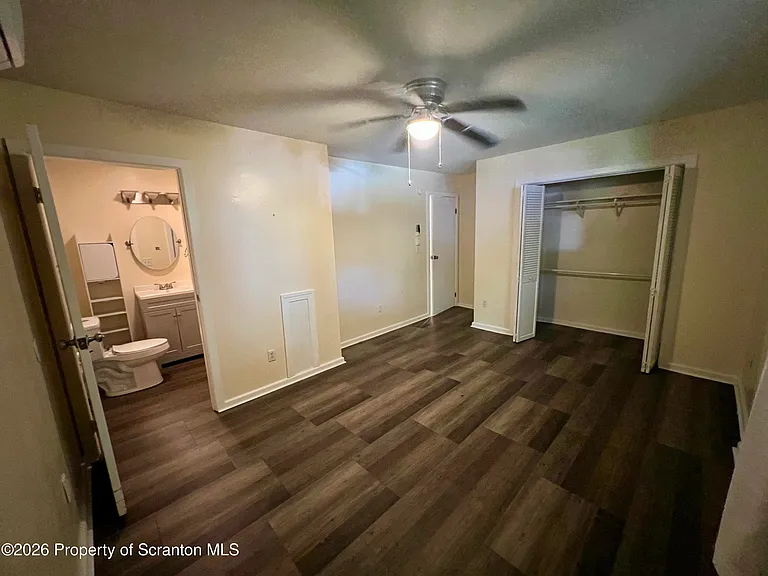 1733 Lakeside Dr — Photo 12