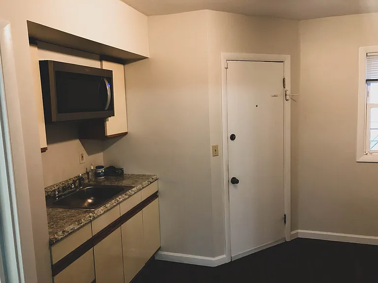 33 Tingley St #2R — Photo 4