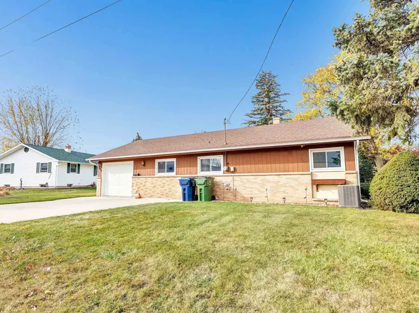 803 Broadway St, Wrightstown, WI 54180