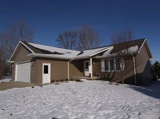 1210 29th St, Spirit Lake, IA 51360