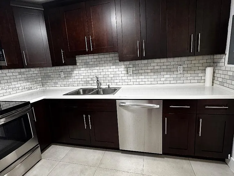 5401 SW 77th Ct #206E — Photo 13