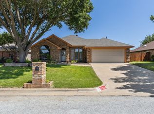 5709 Roundup Trl, Arlington, TX 76017