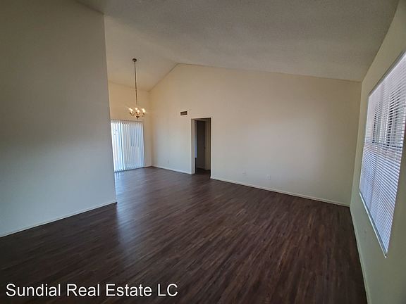 3rd image of 1546 E Dava Dr