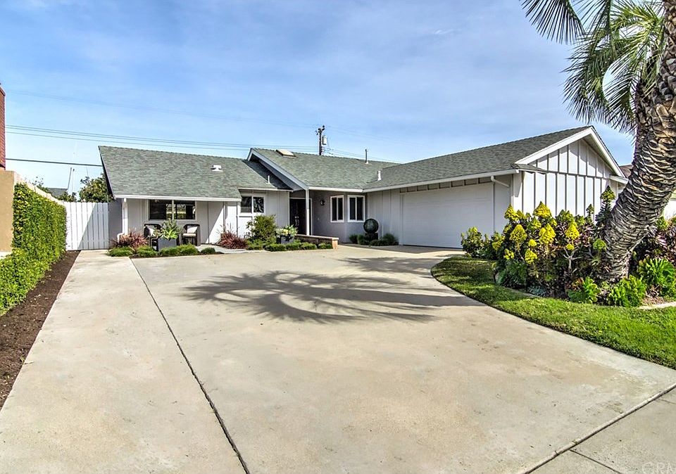 2nd image of 10189 Oriole Ave