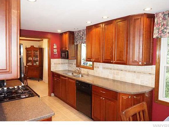 4th image of 67 Schimwood Ct