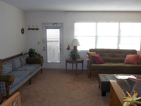 4th image of 4009 Newport G