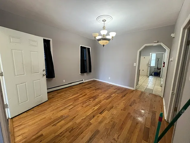 3 bed, $2,200 — Photo 2