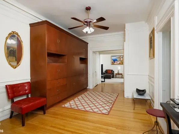 225 West 86th Street image 2 of 20