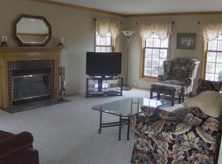 6781 S 35th St, Franklin, WI 53132