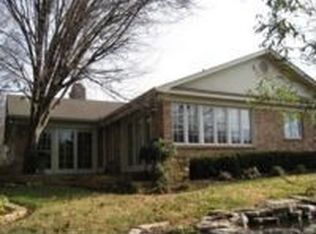 909 Prestwick Dr, Maryville, TN 37803