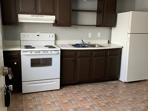 3rd image of 205 Sandra Ave APT K2