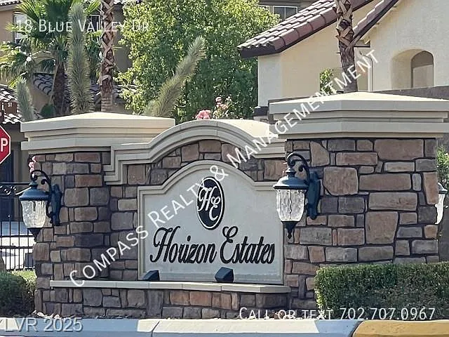 18 Blue Valley Dr — Photo 2
