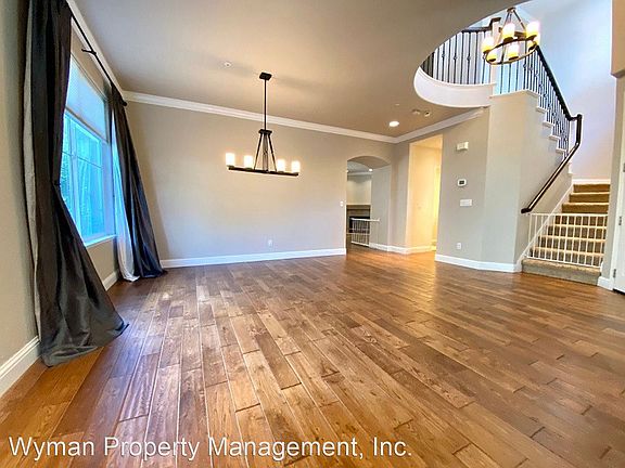 5th image of 35 Summerbrooke Cir