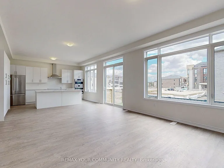 105 Halldorson Ave — Photo 11