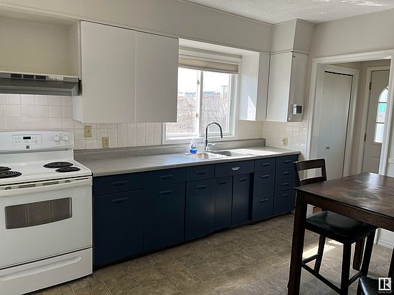 2nd image of 5105 50th St