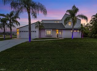 1818 Country Club Blvd, Cape Coral, FL 33990