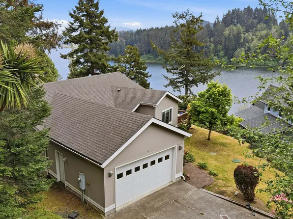 411 Tenmile Ter, Lakeside, OR 97449