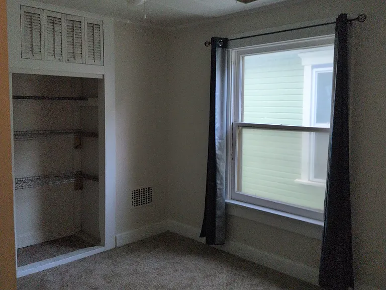 247 Henry St — Photo 8