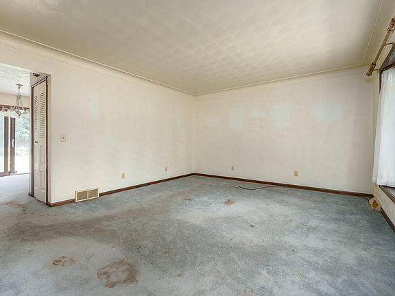 5th image of 6411 Ormada Dr
