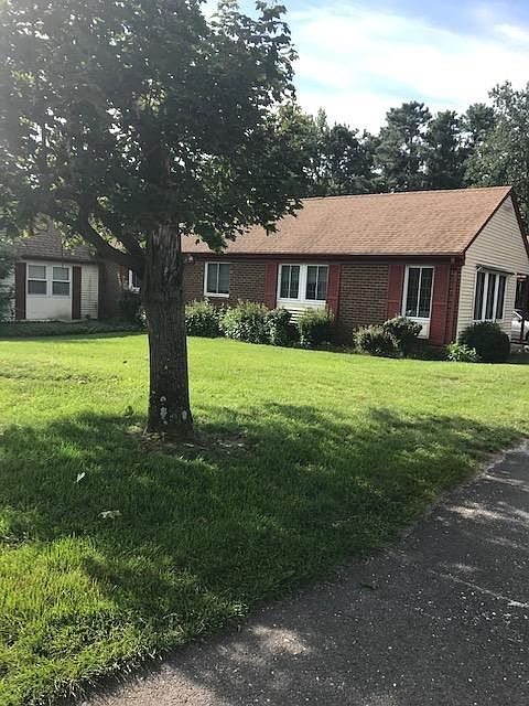 1st image of 11 Penwood Dr