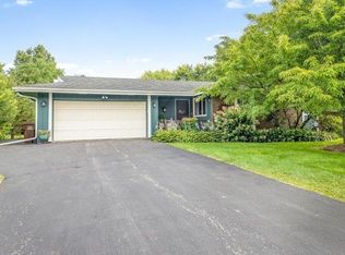 8049 Royal Oaks Rd, Rockford, IL 61107