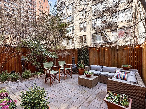 3rd image of 421 E 84th St APT 1R