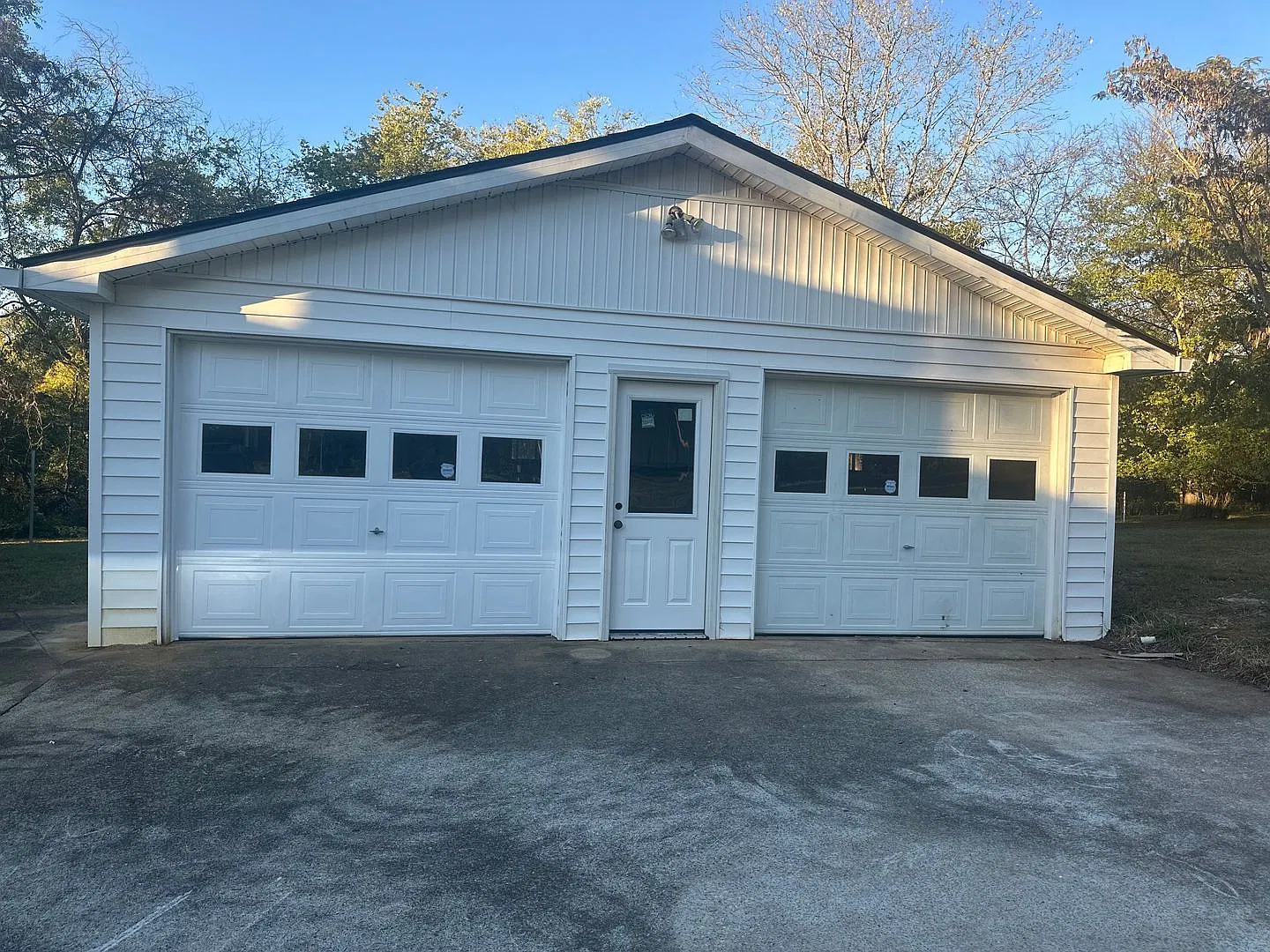 Rural Home With 3 Car Garage On Quiet Cairo Bend Rd. — Photo 4
