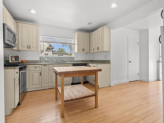 3rd image of 107 N Harrison STREET
