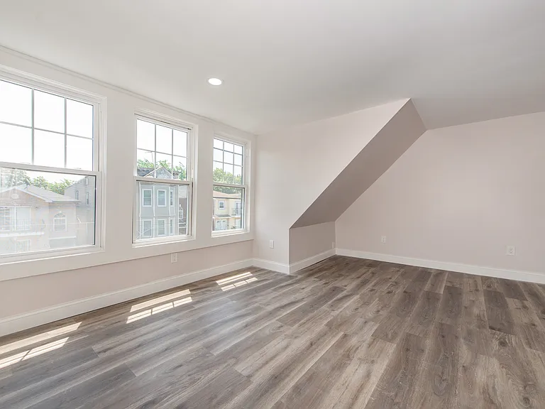 181 S 11th St #3 — Photo 7