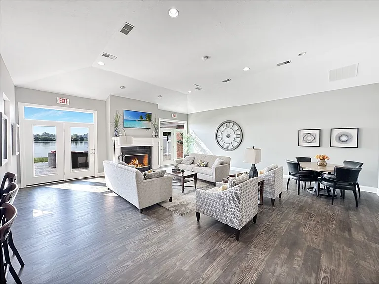 705 Beachfront Dr — Photo 11
