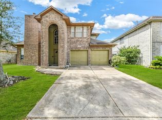 16026 Cedar Gully Dr, Friendswood, TX 77546